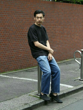 「BEAUTY&YOUTH UNITED ARROWS（ビューティーアンドユースユナイテッドアローズ）のBY ∴ ブラック フェード ショートスリーブ ニット（ニット/セーター、ブラック系）」を使った、Masaki Meguroさん（メンズ・171cm）の夏コーディネート
