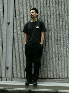 「STUSSY（ステューシー）のアイテム（Tシャツ/カットソー、ブラック系）」を使った、Masaki Meguroさん（メンズ・171cm）の夏コーディネート