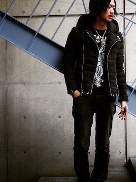 「black」｜藍澤弦太さん（メンズ・178cm）の冬コーディネート