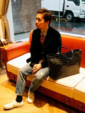 「Felisi（フェリージ）のトートバッグ11/91/SA（トートバッグ、ブルー系）」を使った、六本木店スタッフさん（メンズ・170cm）の冬コーディネート