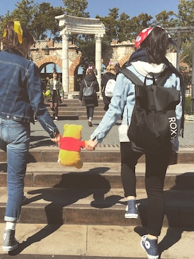 「ROXY（ロキシー）のアイテム（パーカー）」を使った、Emmmma☺︎さん（レディース・156cm）の春コーディネート