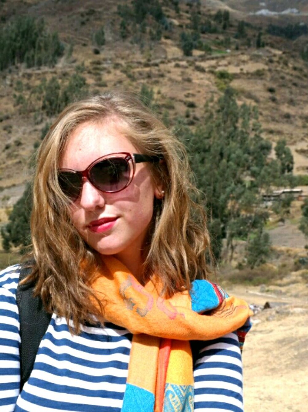 「summerscarves_TBrand、mixingprints、summer、summerstyle、peru、vacation、colorful」｜「Groovy Blueberryのアイテム（サングラス、その他）」を使った、Susannahさん（レディース・178cm）の夏コーディネートの1枚目の写真