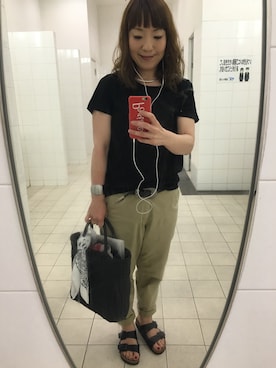 「ベージュパンツ」｜「アイテム（財布/小物）」を使った、sachikidさん（レディース・155cm）の夏コーディネート