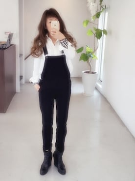 「黒サロペット」｜Satomi  さん（レディース・150cm）の春コーディネート