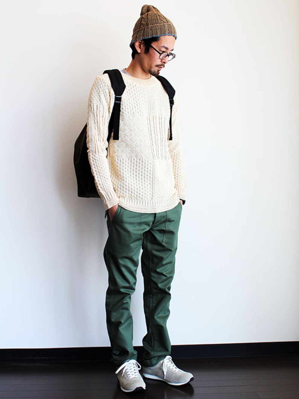 「 スニーカー、 バックパック、コットンニット」｜「Soglia (ソリア) （ニットキャップ/ビーニー、その他）」を使った、nakajiさん（メンズ・168cm）の春コーディネートの1枚目の写真