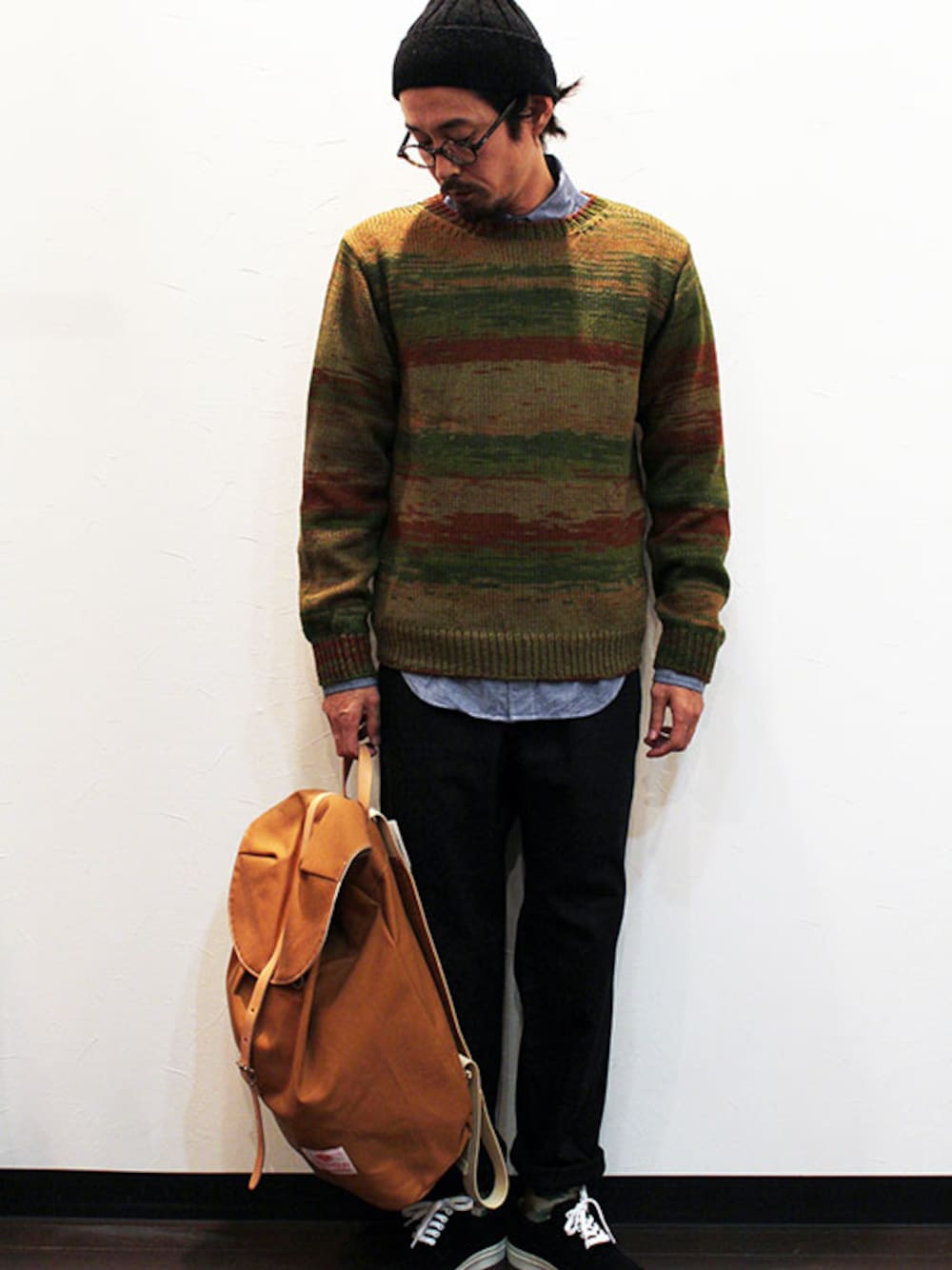 「スニーカー、ニット、ミリタリー、バックパック、ニット帽、シャンブレーシャツ、ウールパンツ、ワーク、クロップドパンツ、シャツスタイル」｜「San (サン) " RIB KNIT CAP "（ニットキャップ/ビーニー、その他）」を使った、nakajiさん（メンズ・168cm）の秋コーディネートの1枚目の写真