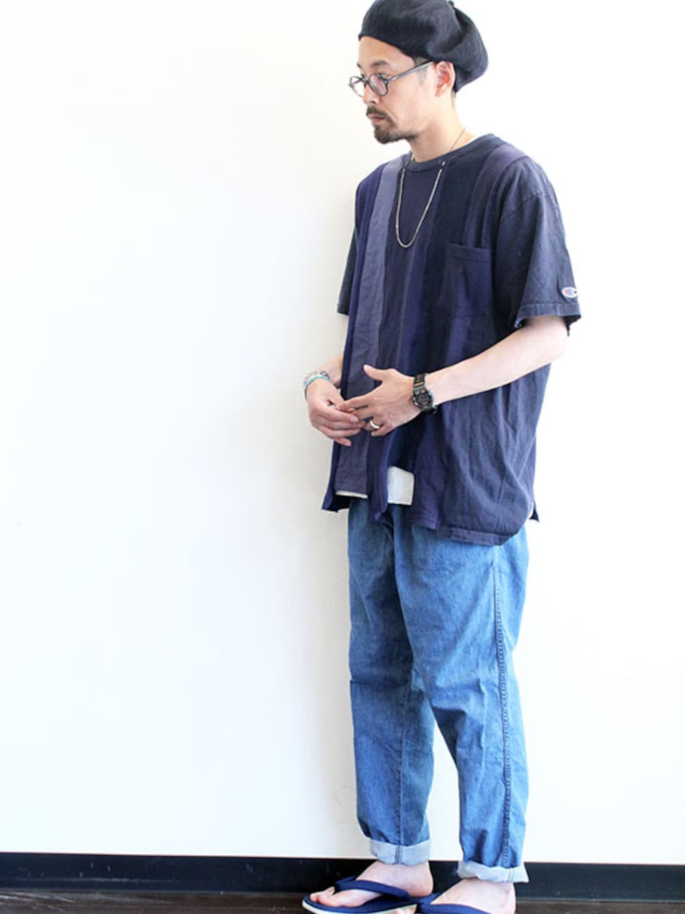 「ワントーンコーデ、 ベレー帽、 デニム、休日スタイル、 ネイビー、夏コーデ、ゆるコーデ、 ラフ、 ootd、 ビッグT」｜「INFIELDER DESIGNのDENIM SETTA（サンダル、ブルー系）」を使った、nakajiさん（メンズ・168cm）の夏コーディネートの1枚目の写真