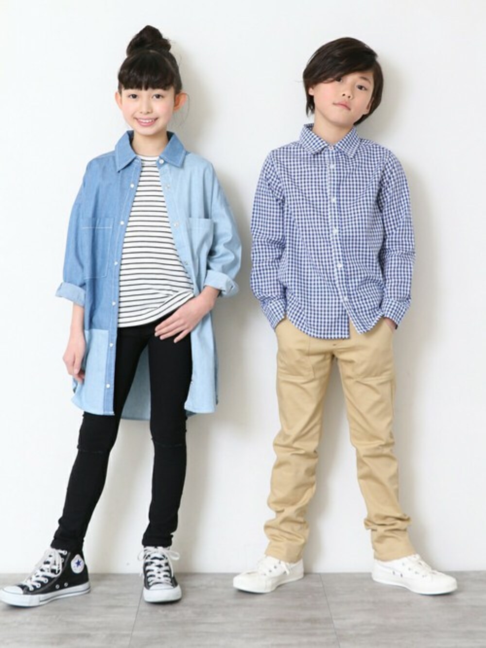 「ワンピース、チェックシャツ、kids、デニムシャツ、キッズコーデ、男の子、春コーデ、女の子、キッズファッション、ジュニア」｜「BRANSHESのギンガムチェック/ドット長袖シャツ（シャツ/ブラウス、ブルー系）」を使った、BRANSHESさん（キッズ・131cm）の冬コーディネートの1枚目の写真