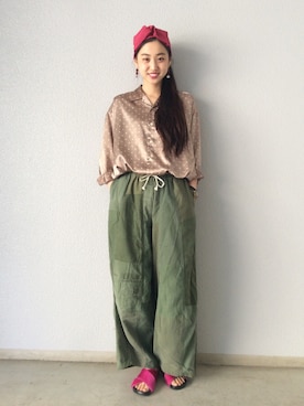 「アイテム（カーゴパンツ）」を使った、岡本彩さん（レディース・167cm）の春コーディネート