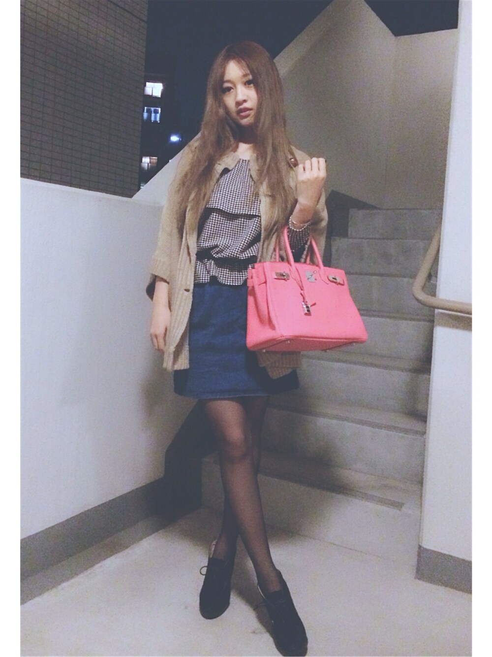 「HERMES、バーキン、outfit、コーディネート、LIPSERVICE、lady、ガーリー、ポンチョ、Jimmy Choo、女子コーデ」｜「HERMESのアイテム（ハンドバッグ、ピンク系）」を使った、Rieさん（レディース・160cm）の春コーディネートの1枚目の写真