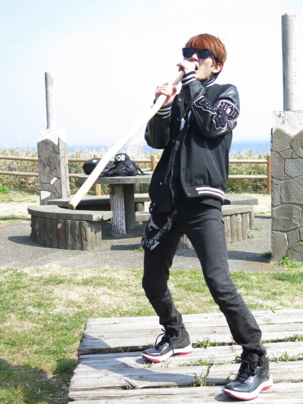 「WEGO、NIKE、BOY LONDON、JOYRICH、AIR JORDAN、JOY RICH 、WEGO(WEGO)、패션、무인도、猿島」｜「JOYRICHのNYC Letterman Jkt（スタジャン、ブラック系）」を使った、후지몬さん（メンズ・160cm）の春コーディネートの1枚目の写真