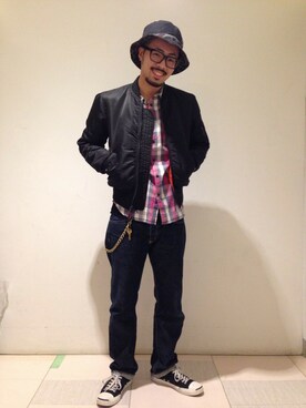 「黒縁メガネ」｜「アイテム（MA-1）」を使った、RYO-TAさん（メンズ・177cm）の冬コーディネート