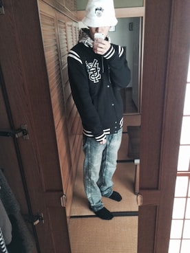 「nitraid（ナイトレイド）のアイテム（パーカー）」を使った、UYUさんさん（メンズ・176cm）の秋コーディネート