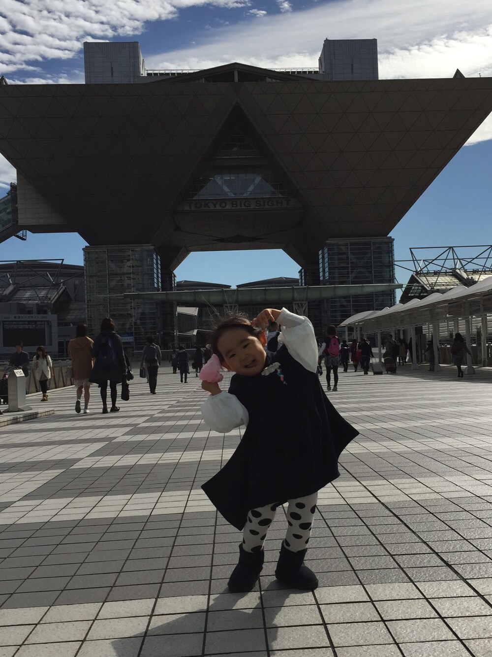 「デザフェス、kids、おんなのこ、frankygrow」｜「frankygrowのアイテム（ワンピース、ブラック系）」を使った、chibi su--さん（キッズ・90cm）の秋コーディネートの1枚目の写真