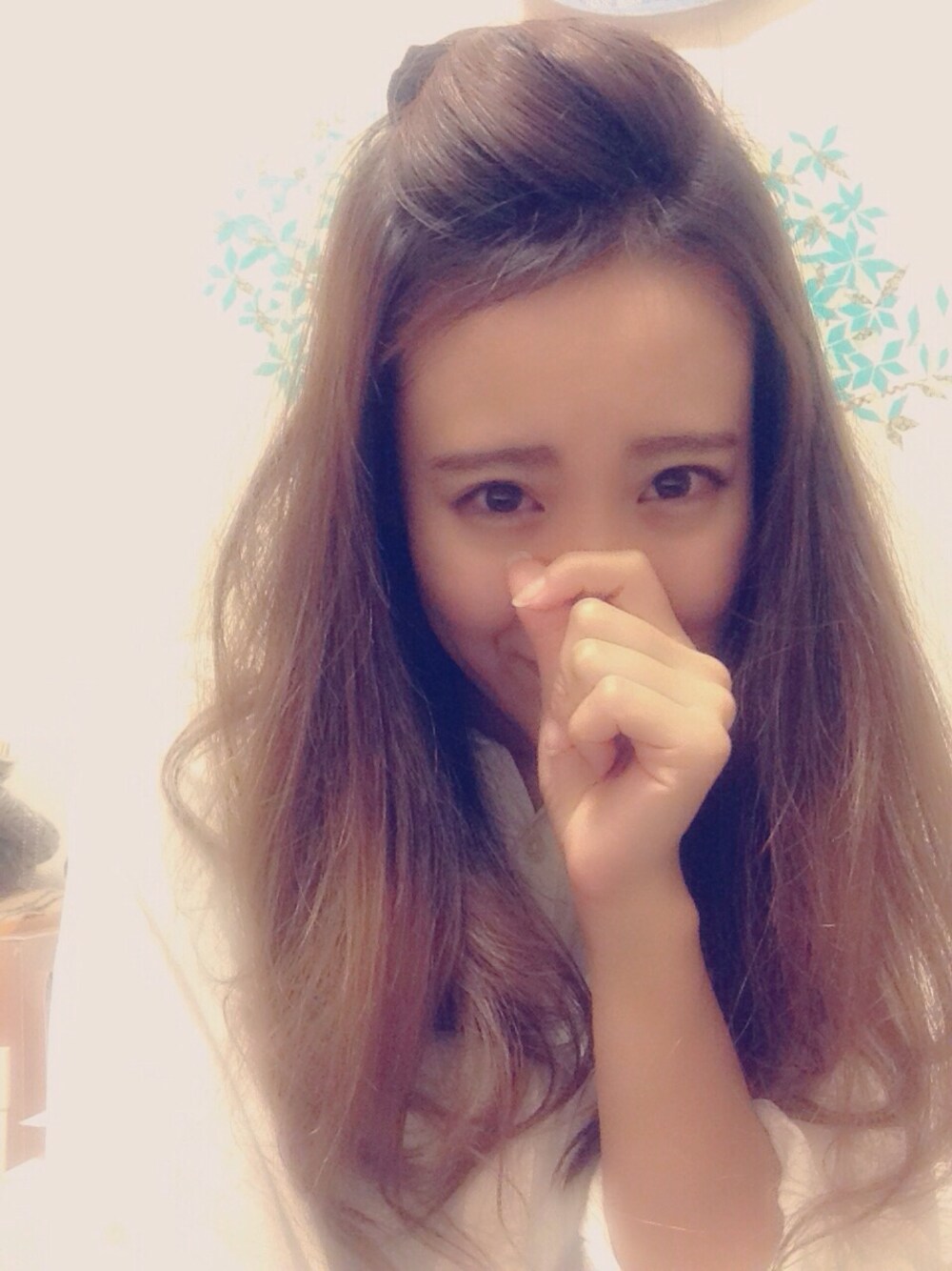 ブラウン系のその他ヘアアクセサリー、ブラウン系のその他ヘアアクセサリーを着用したレディースの冬コーディネートの1枚目の写真