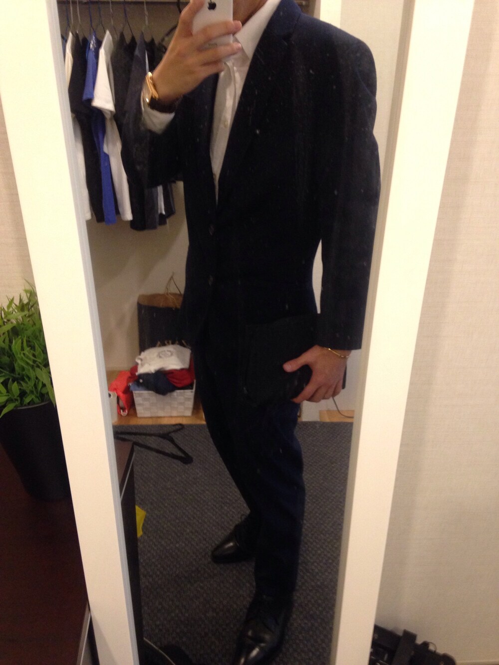 「ザラ」｜「Calvin Kleinのアイテム（アナログ腕時計、ゴールド系）」を使った、Takuto  Kobayashiさん（メンズ・165cm）の秋コーディネートの1枚目の写真