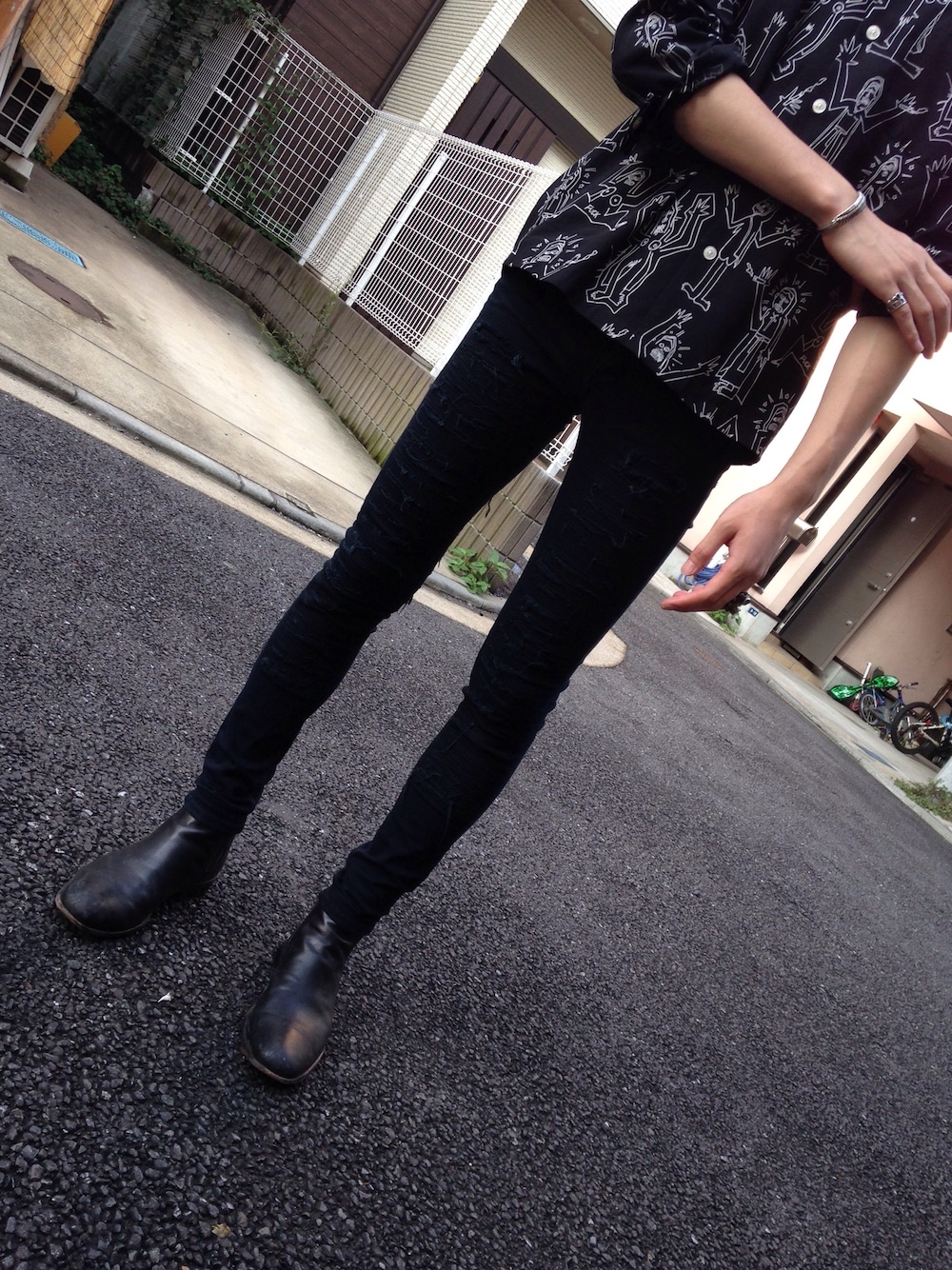 「SAINT LAURENT PARISのアイテム（ブレスレット、シルバー系）」を使った、Takuto  Kobayashiさん（メンズ・180cm）の夏コーディネートの1枚目の写真