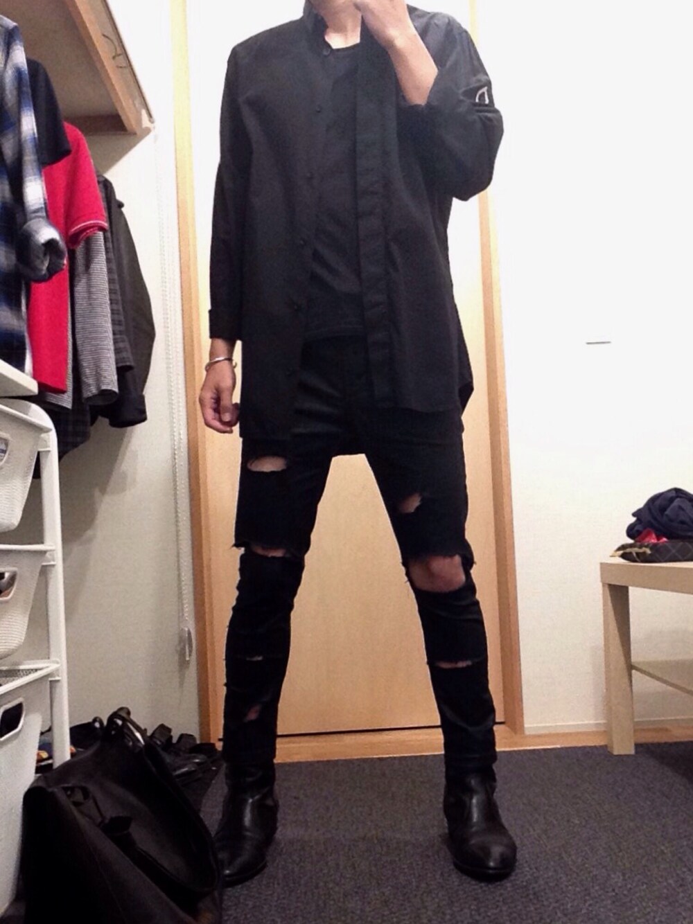 「Dior hommeのアイテム（Tシャツ/カットソー、ブラック系）」を使った、Takuto  Kobayashiさん（メンズ・165cm）の夏コーディネートの1枚目の写真