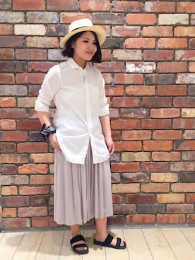 「スカーチョ」｜「アイテム（財布/小物）」を使った、七森万里さん（レディース・152cm）の春コーディネート