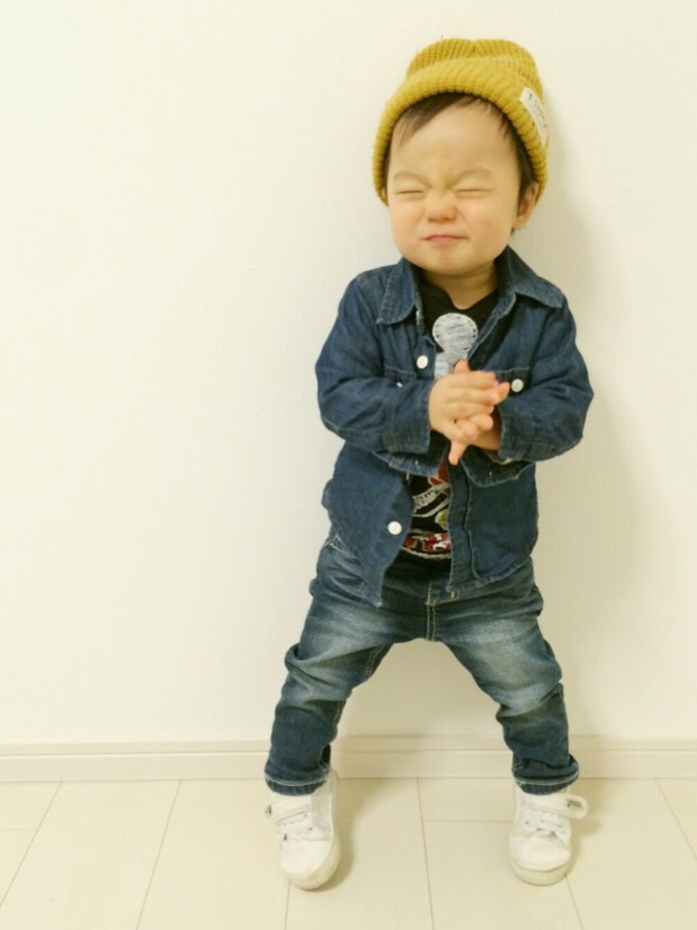 ブルー系のシャツ/ブラウス、その他のその他を着用したキッズの春コーディネートの1枚目の写真