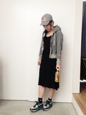 「ジップアップパーカー」｜「アイテム（その他）」を使った、CA★RIさん（レディース・163cm）の秋コーディネート