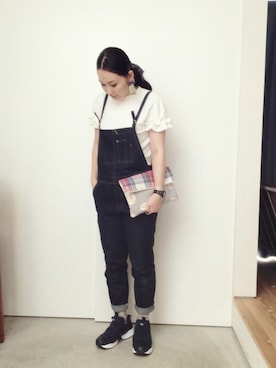 「NICE CLAUP（ナイスクラップ）のアイテム（サロペット/オーバーオール）」を使った、CA★RIさん（レディース・163cm）の秋コーディネート