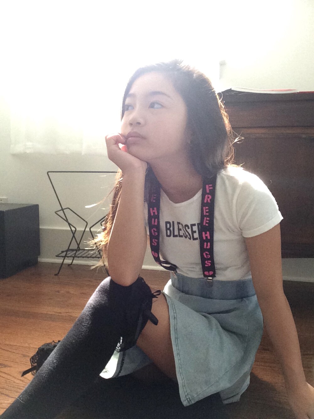 「ootd、summer、denim、Suspenders、stylish、Cute、girly」｜「FOREVER 21のアイテム（Tシャツ/カットソー、ホワイト系）」を使った、puppyloveMさん（キッズ・142cm）の夏コーディネートの1枚目の写真