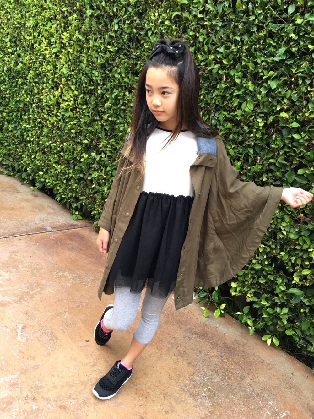 「ootd、black and white、casual、Cute、adulty、FOREVER 21」｜「FOREVER 21のアイテム（ワンピース、ホワイト系）」を使った、puppyloveMさん（キッズ・142cm）の秋コーディネートの1枚目の写真