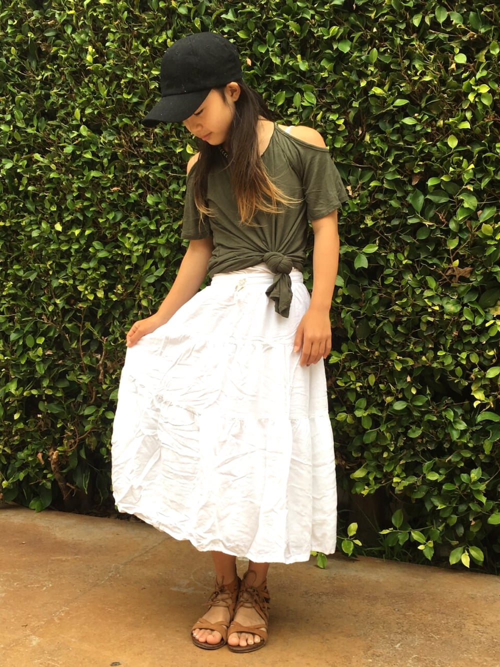 「ootd、summer、hat、Cute」｜「Brandy Melvilleのアイテム（Tシャツ/カットソー、グリーン系）」を使った、puppyloveMさん（キッズ・142cm）の秋コーディネートの1枚目の写真