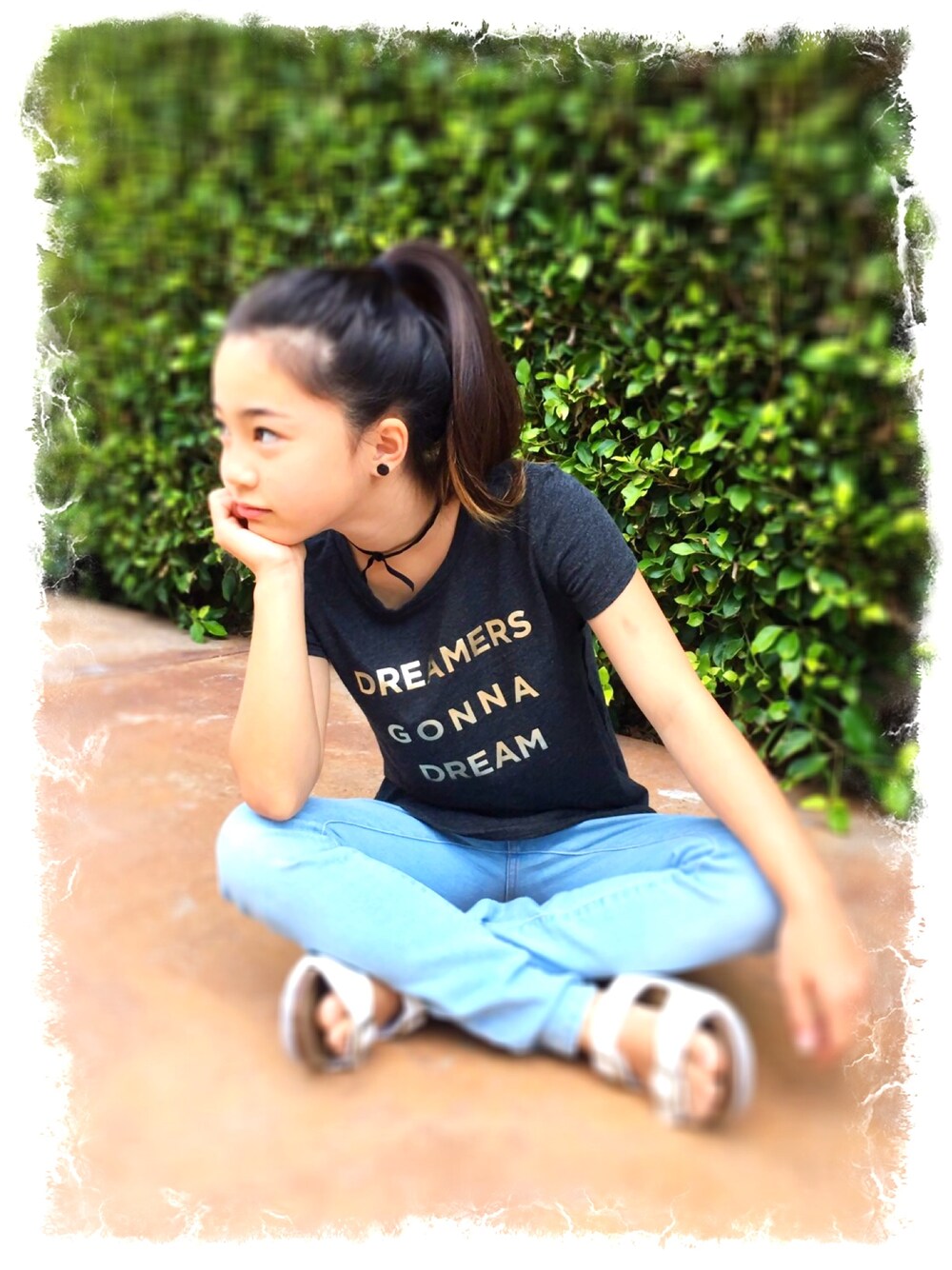 「ootd、denim、black、Cute、fashion、adulty」｜「OLD NAVYのアイテム（Tシャツ/カットソー、ブラック系）」を使った、puppyloveMさん（キッズ・142cm）の秋コーディネートの1枚目の写真