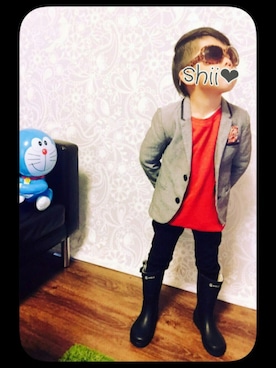 「AIGLE（エーグル）のアイテム（レインシューズ）」を使った、shii◡̈aさん（キッズ・100cm）の冬コーディネート