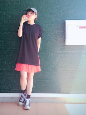 「GU（ジーユー）のアイテム（Tシャツ/カットソー、ブラック系）」を使った、あむさん（レディース・166cm）の春コーディネート