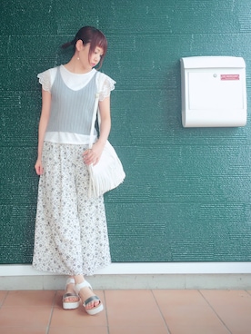 「しまむら（シマムラ）のアイテム（Tシャツ/カットソー、ホワイト系）」を使った、あむさん（レディース・166cm）の春コーディネート