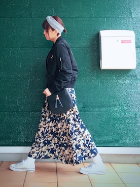 「GU（ジーユー）のアイテム（ヘアバンド、グレー系）」を使った、あむさん（レディース・166cm）の春コーディネート