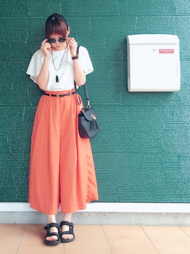 「しまむら（シマムラ）のアイテム（Tシャツ/カットソー、ホワイト系）」を使った、あむさん（レディース・166cm）の夏コーディネート