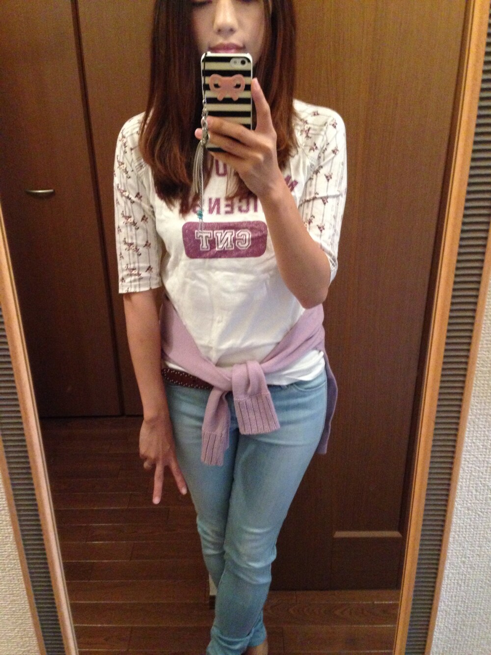 「カジュアル、花柄、Tシャツ、パープル、スキニーデニム、Tシャツ×デニム」｜「cantwoのアイテム（Tシャツ/カットソー、パープル系）」を使った、ヒロ♡さん（レディース・161cm）の夏コーディネートの1枚目の写真