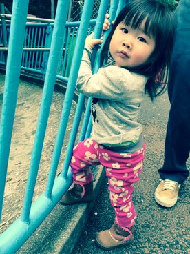 「H&M（エイチ・アンド・エム）のH＆M ロンT（Tシャツ/カットソー、グレー系）」を使った、naohonoさん（レディース・80cm）の春コーディネート