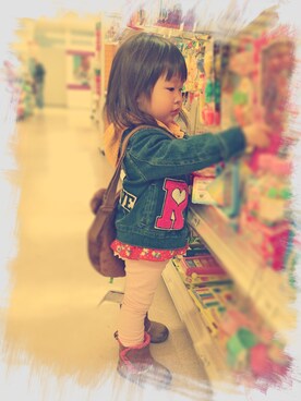 「Love&Peace&Money（ラブアンドピースアンドマネー）のセッケツ　フーディ（Tシャツ/カットソー、イエロー系）」を使った、naohonoさん（レディース・80cm）の春コーディネート