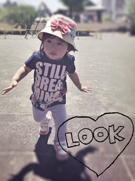 「H&M（エイチ・アンド・エム）のアイテム（Tシャツ/カットソー、ブラック系）」を使った、naohonoさん（レディース・80cm）の春コーディネート