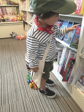 「Saturdays NYC（サタデーズ ニューヨークシティ ）のアイテム（キャップ）」を使った、komipiさん（キッズ・90cm）の春コーディネート