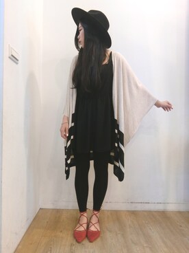 「H&M（エイチ・アンド・エム）のアイテム（ポンチョ）」を使った、Yu Linさん（レディース・156cm）の春コーディネート