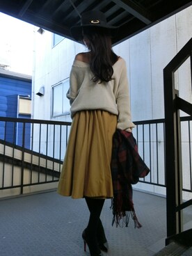 yomiさんの「アシンメトリーボリュームフレアスカート」を使ったコーディネート