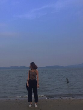 「海」｜「アイテム（モカシン/デッキシューズ）」を使った、SVlKKKKさん（レディース・160cm）の夏コーディネート