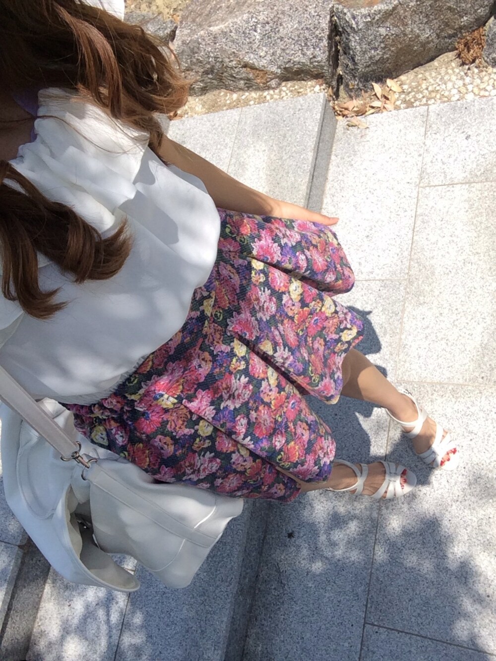 「花柄、LOWRYS FARM、Heather、花柄スカート、着回しコーデ」｜「LOWRYS FARMの☆春物新作スカート☆ハナガラタックボリュームスカート 537643（スカート、ブルー系）」を使った、みーやきゃっとさん（レディース・157cm）の春コーディネートの1枚目の写真