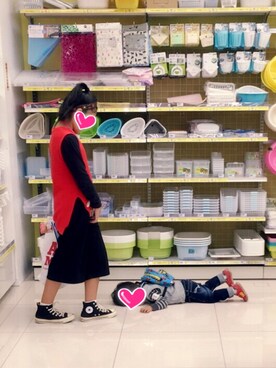 「アイテム（ベスト、レッド系）」を使った、hiwahiwaさん（キッズ・90cm）の秋コーディネート