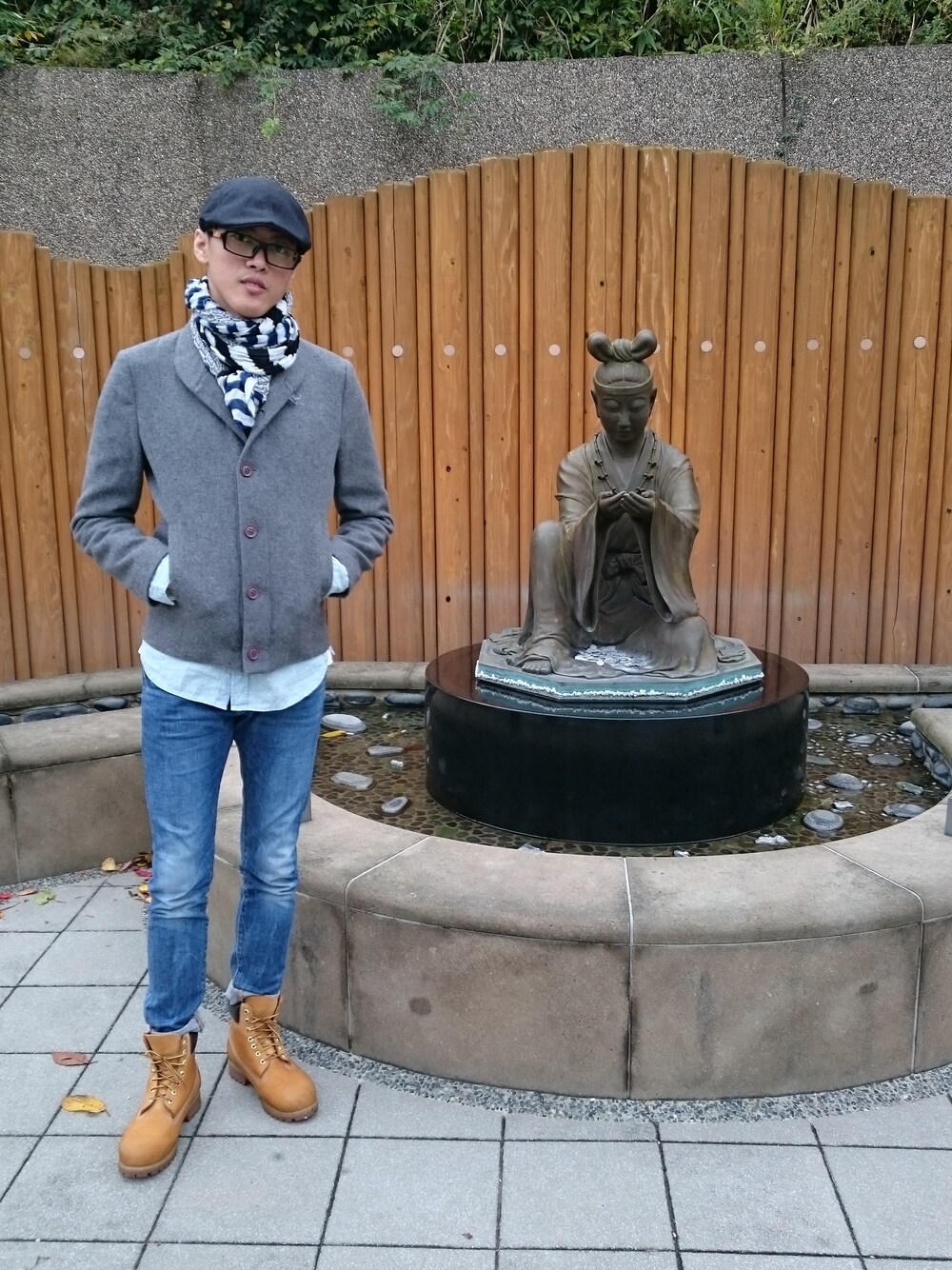 「島根 玉造溫泉」｜「SISLEYのアイテム（シャツ/ブラウス、ブルー系）」を使った、吳提姆さん（メンズ・177cm）の秋コーディネートの1枚目の写真