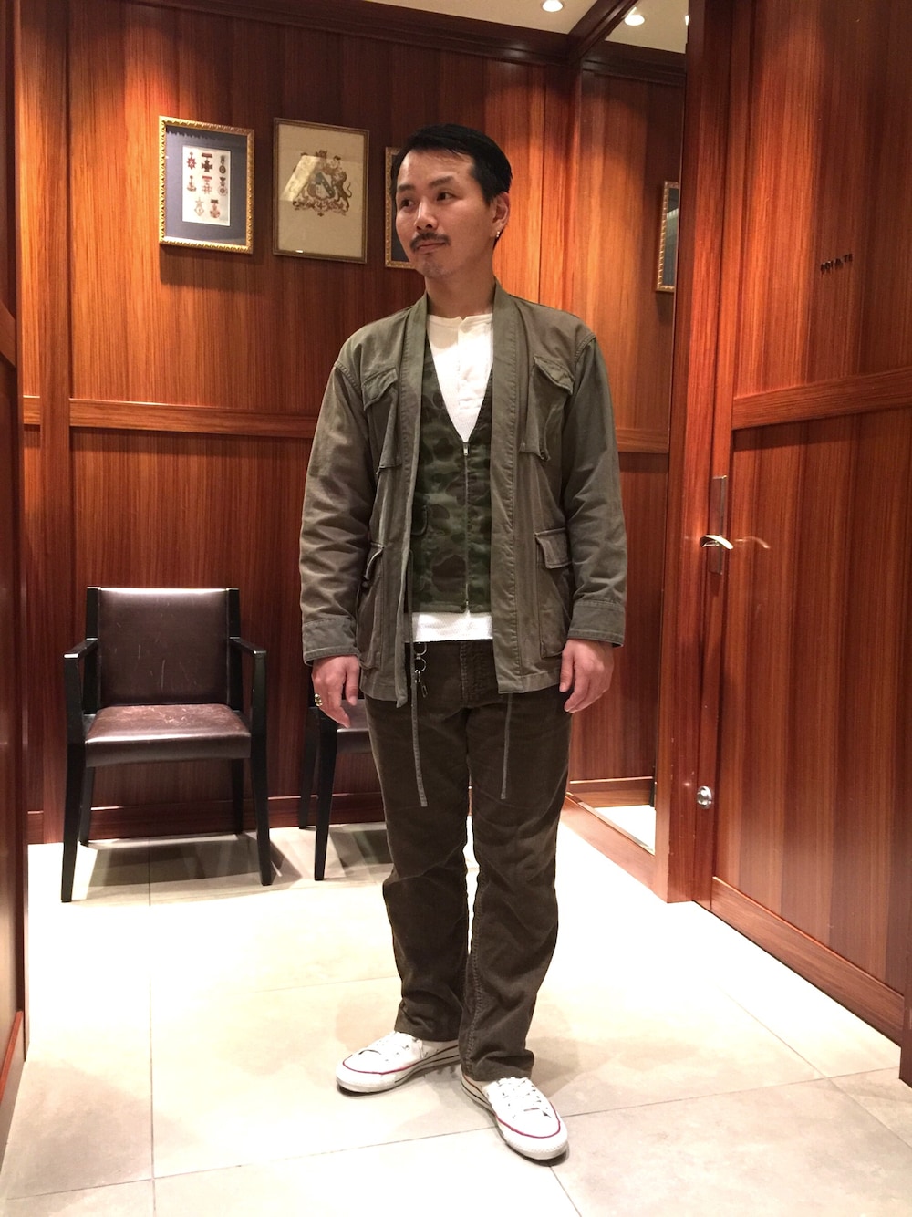 「ユナイテッドアローズ、united arrows、UNITED ARROWS & SONS、ユナイテッドアローズ＆サンズ、大宮」｜「CONVERSE ALL STARの＜CONVERSE（コンバース）＞ALL STAR MADE IN JAPAN/スニーカー¨（スニーカー、ホワイト系）」を使った、Yu Sasugaさん（メンズ・165cm）の夏コーディネートの1枚目の写真