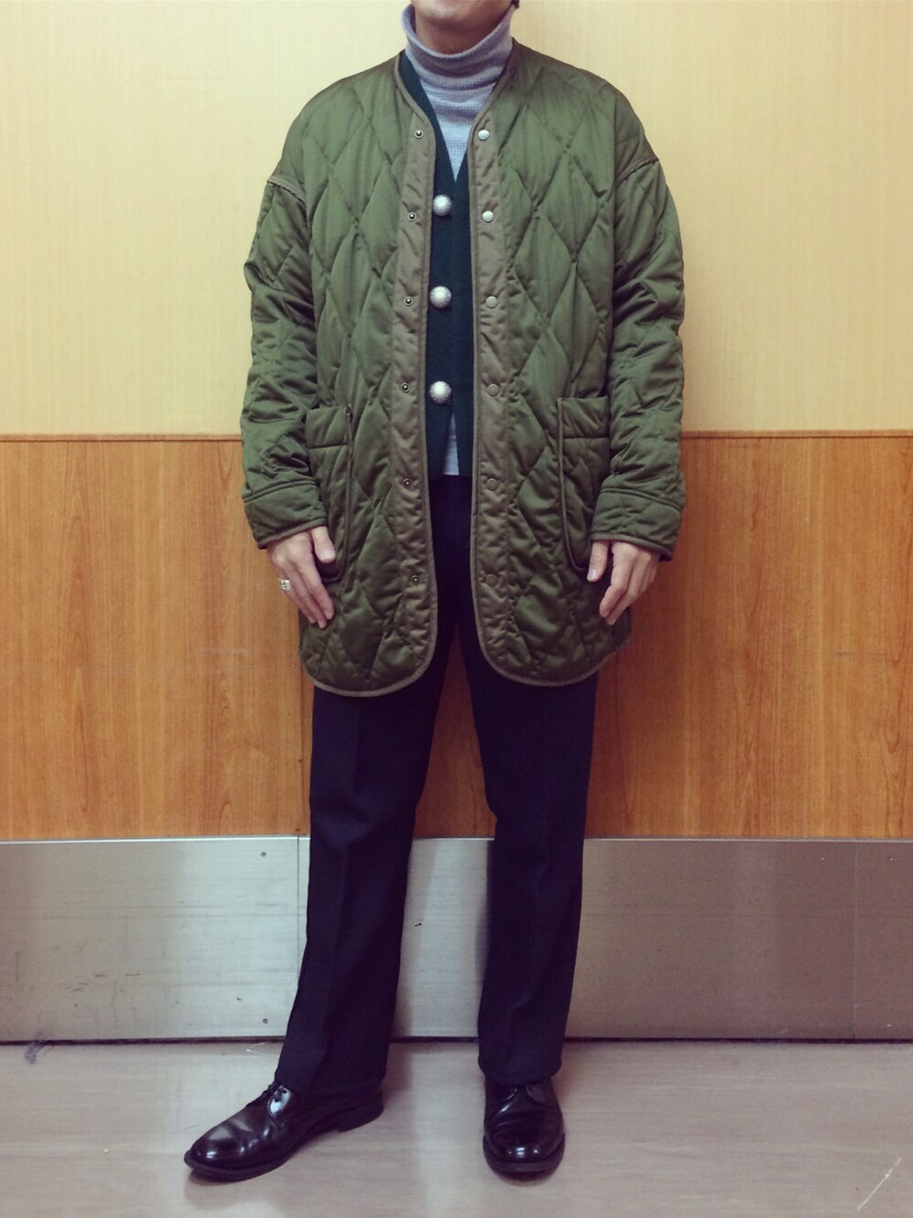 「ユナイテッドアローズ、ユナイテッドアローズ＆サンズ、united arrows、unitedarrowsandsons、大宮」｜「VINTAGEのアイテム（ドレスシューズ、ブラック系）」を使った、Yu Sasugaさん（メンズ・165cm）の秋コーディネートの1枚目の写真