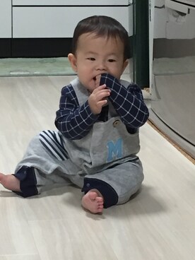 「アイテム（ママ＆ベビー、シルバー系）」を使った、kokekuniさん（キッズ・70cm）の秋コーディネート