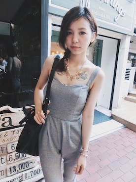 谷間見せないストラップレスを使った人気ファッションコーディネート Wear